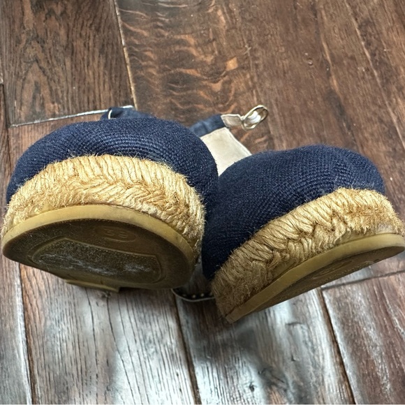 Viscata Barcelona Closed Toe Wedges - Picture 3 of 8